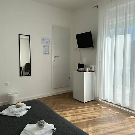 Benelux Apartment *