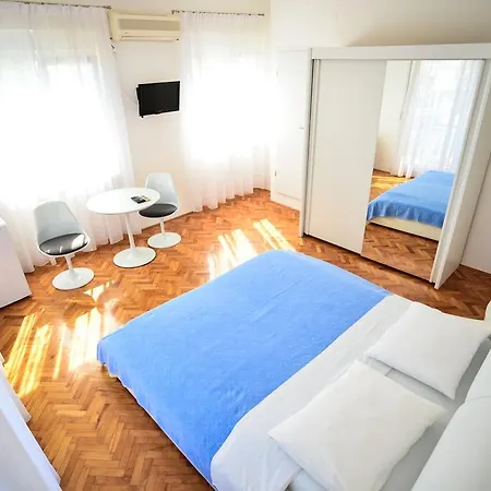 Apartment Benelux Zadar