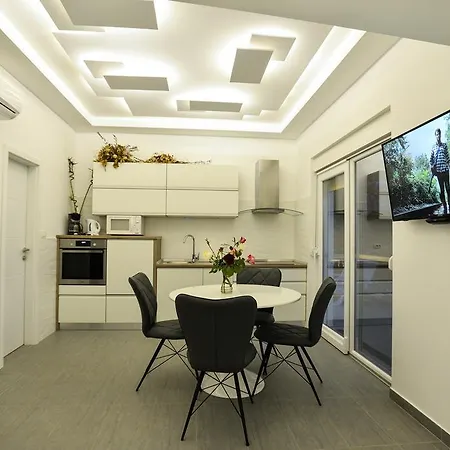 Benelux Apartment *
