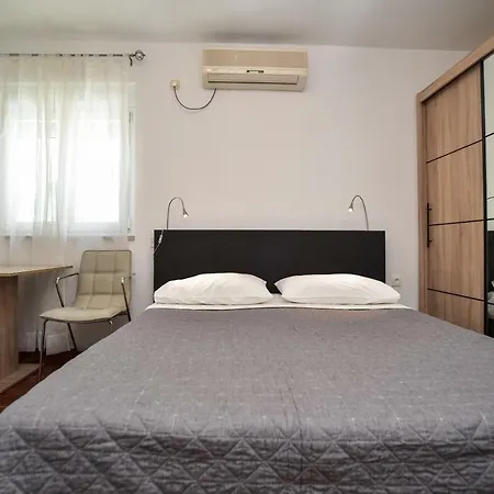 Apartment Benelux Zadar