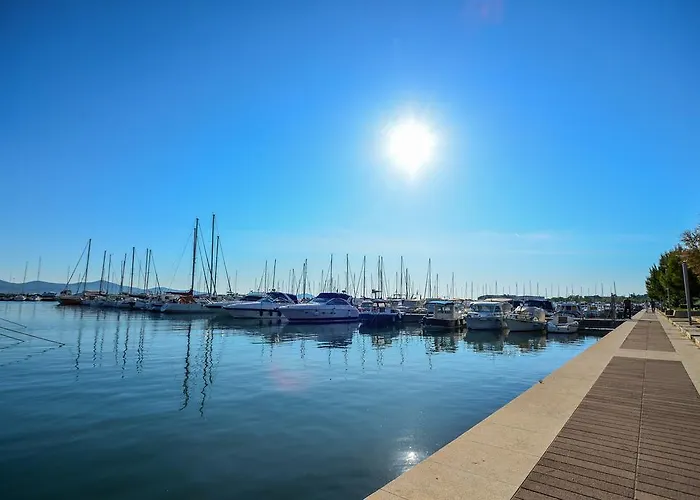 Апартаменты Benelux Задар