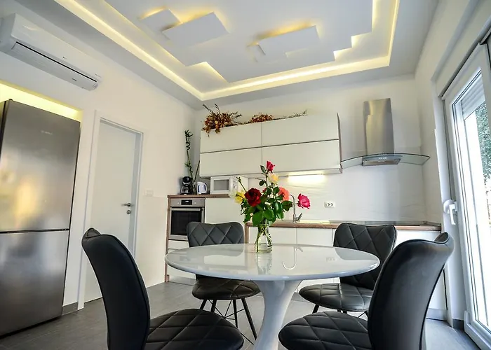 Benelux * Задар