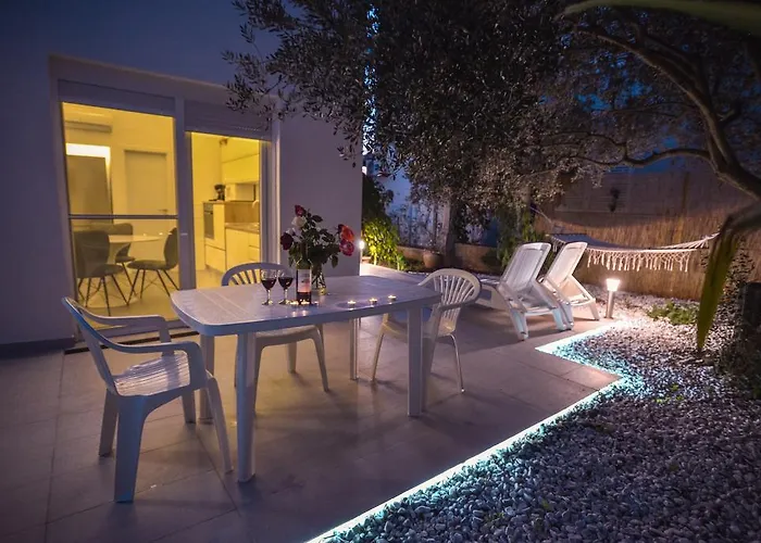 Апартаменты Benelux Задар