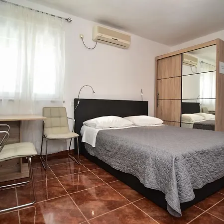 Benelux Apartament